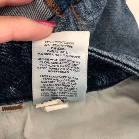 Express Shortie Relaxed Low Rise Shorts - Distressed Denim Size 00 - Picture 7 of 7